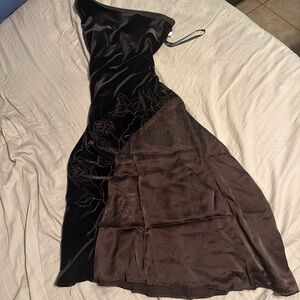 Laundry By Shelli Segal Black One-Shoulder Satin Dress with Floral Embroidery